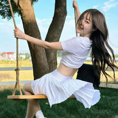 她比春色更怡人